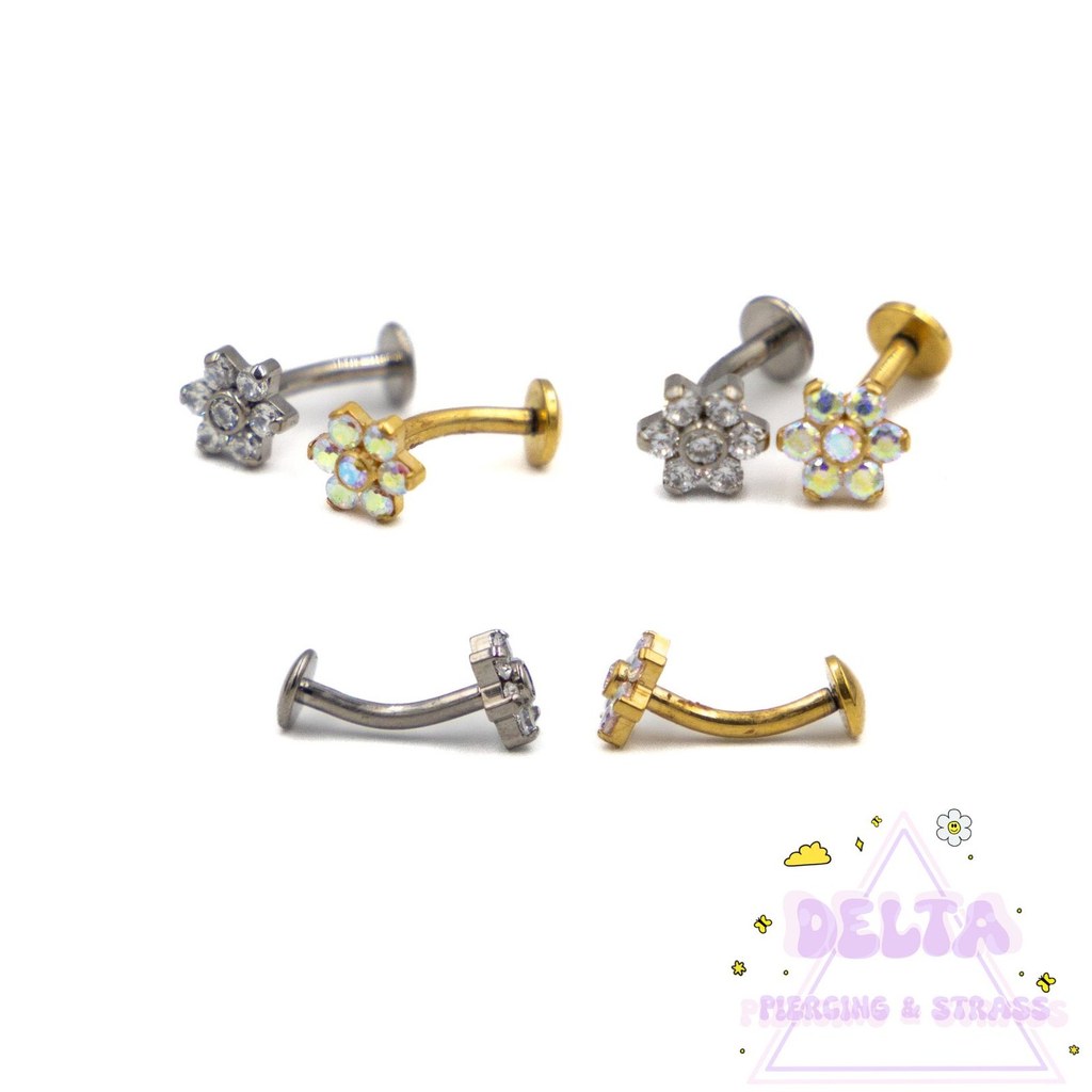 Piercing nombril flottant fleur en titane